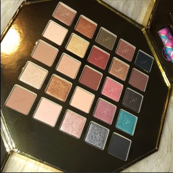 ⚠️ PRICE FIRM SHUTTING DOWN ⚠️ 🆕🍍 SWEET ESCAPE Collectors Set - Picture 5 of 7